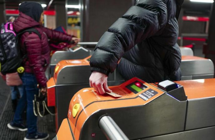 Milano, da lunedì aumentano biglietti Atm