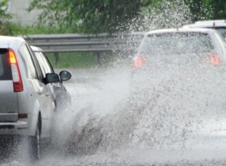 Maltempo, nuova allerta meteo: pioggia e vento forte al Centro-Sud