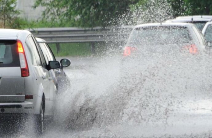 Maltempo, nuova allerta meteo: pioggia e vento forte al Centro-Sud