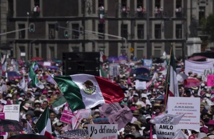 Messico, proteste contro le modifiche apportate alla legge elettorale