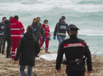 Migranti, indagine Procura: “da scafisti chiesti 8mila euro a passeggero”