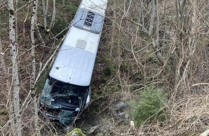 Francia, 14 feriti in un incidente d’autobus, trasportava studenti
