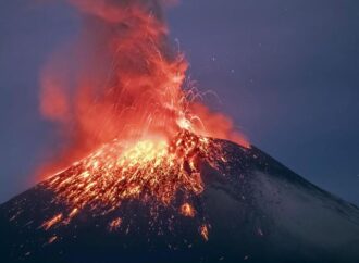 Messico, eruzione vulcano Popocatepetl: bloccati centinaia di voli