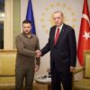 Erdogan incontra Zelensky: “Kiev merita adesione alla Nato”