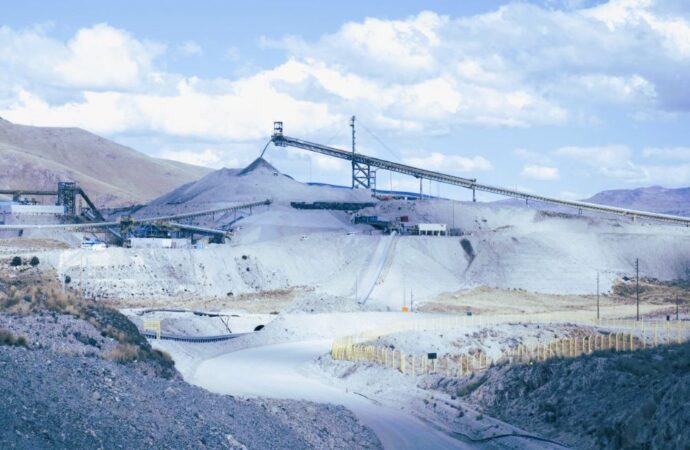 Perù, un terzo della popolazione è contaminato da metalli pesanti