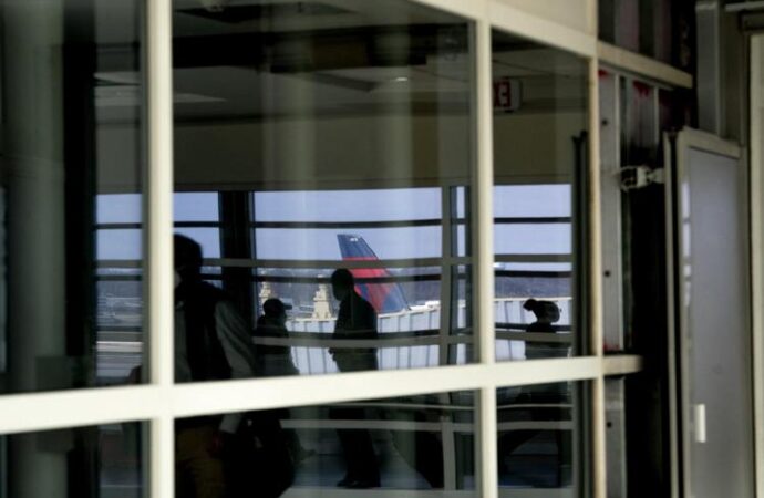 Aeroporto Catania, incendio: voli sospesi fino a mercoledì 19 luglio