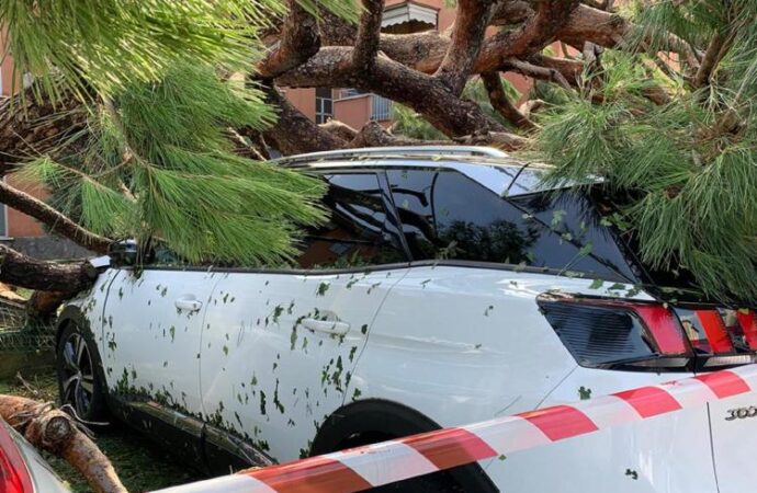 Lombardia, violento nubifragio nella notte a Milano