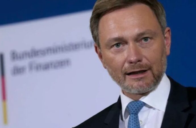 Germania: ministro Finanze, tagliare la burocrazia per il rilancio delle imprese