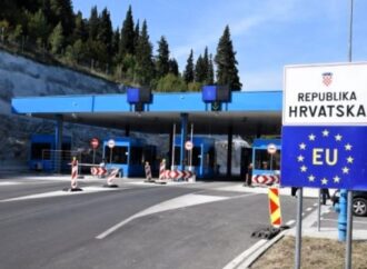 Croazia, Karlovac: 11 persone in arresto per traffico di 117 migranti