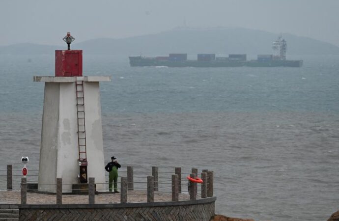 Stretto di Taiwan, la Cina invia cinque navi da guerra