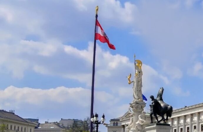 Ambasciatore Austria, mantenere un dialogo con Ungheria su Stato di diritto