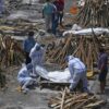 India, alluvioni: morti salgono a 56, allarme per depositi di armi allagati