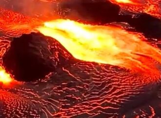 Islanda, Grindavik: eruzione vulcano, cittadini evacuati