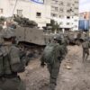 Israele, media: Idf spara su civili palestinesi di ritorno Gaza