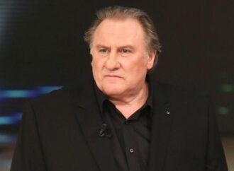 “Depardieu vittima di linciaggio”, 60 artisti francesi in difesa dell’attore