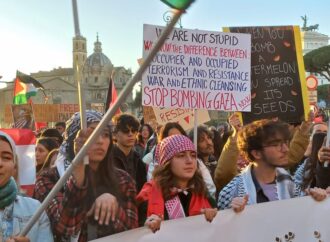 Manifestazione pro Palestina, basta genocidio a Gaza: “Grazie Sudafrica”