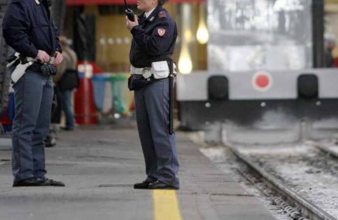 Torino, bimbo travolto e ucciso da treno: “Era scappato da una comunità”