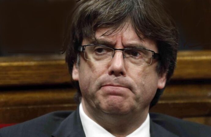 Spagna, la Corte Suprema indaga contro Puigdemont per terrorismo