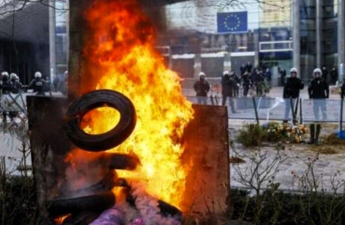 La rivolta dei fattori, da Bruxelles a Parigi e a Milano