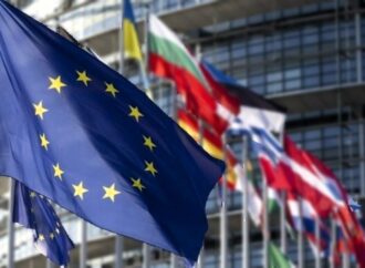 Ucraina, 3° anniversario guerra: Ue vara 16esimo pacchetto di sanzioni contro Mosca