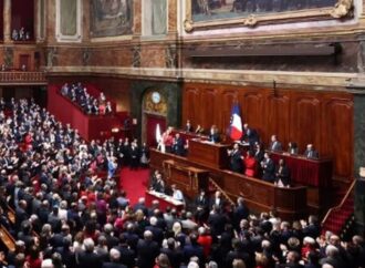 Francia, ora l’aborto è un diritto costituzionale