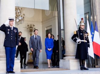 Francia e Moldavia firmano un accordo di difesa