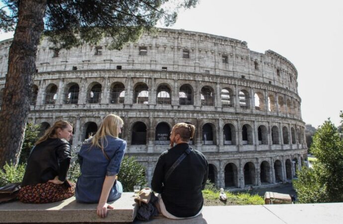 Da Fondazione Cariplo un bando da tre milioni a supporto dei giovani