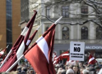 Riga, corteo ricorda i legionari delle SS che combatterono contro l’Urss