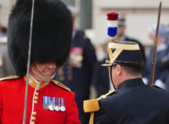 Gb, soldati francesi a Buckingham Palace per anniversario Entente cordiale