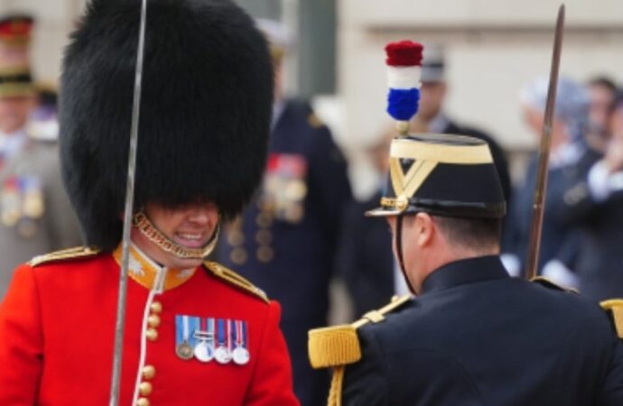 Gb, soldati francesi a Buckingham Palace per anniversario Entente cordiale