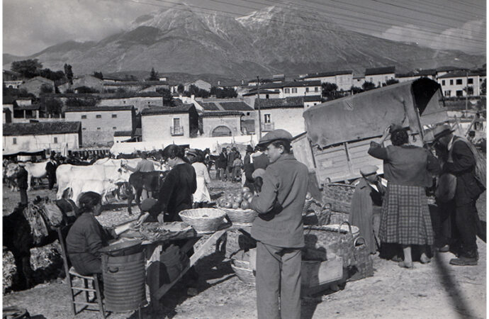 Hilde Lotz Bauer: l’Italia del Novecento in cento foto in mostra a Roma