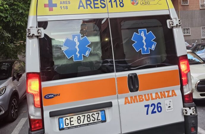Pescara, liceo evacuato: intossicazione da ammoniaca, serie di malori