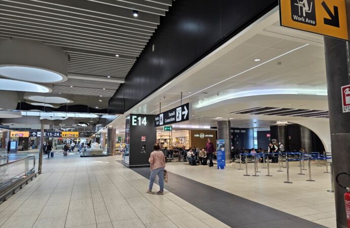Monaco, allarme droni e disagi all’aeroporto, poi riprendono i voli