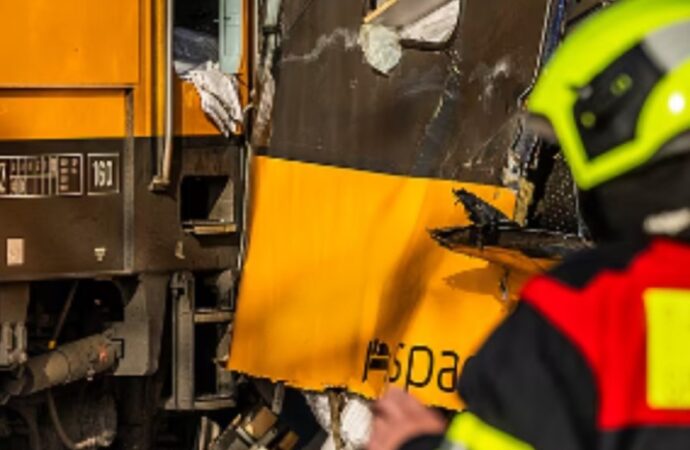 Repubblica Ceca, scontro fra treni a Pardubice: almeno 4 morti