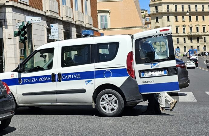 Roma, blocco traffico 14 dicembre: fasce orarie, chi può circolare e vie interdette