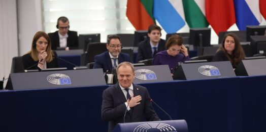 Tusk: La Polonia non sarà un “partner ingenuo” nei mercati globali