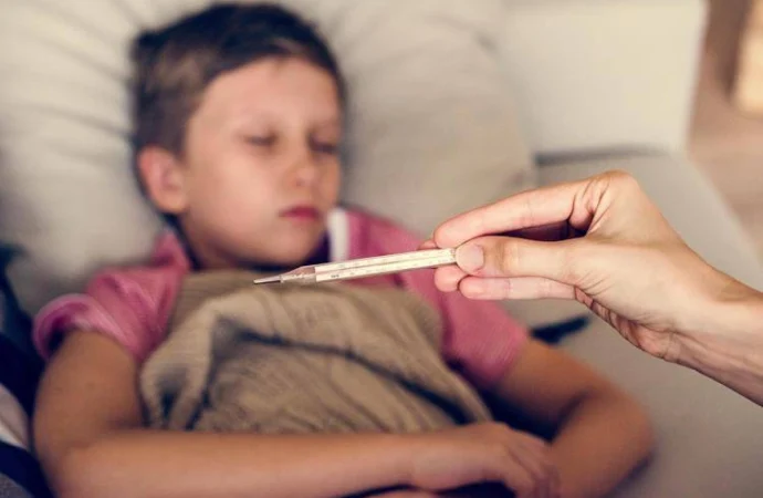 Influenza, boom casi nei bimbi: dal pediatra i consigli pre e post contagio