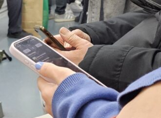 Pornografia e minori: un clic di troppo. E gli algoritmi fanno il resto
