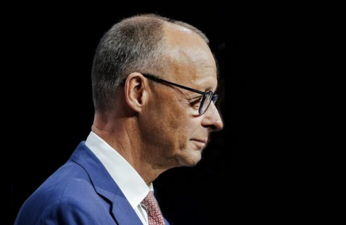 Germania, Merz ‘tradito’ da deputati della coalizione non raggiunge maggioranza