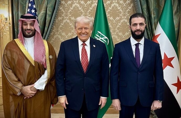 Siria, Trump incontra al-Sharaa e revoca le sanzioni