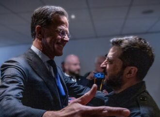 Nato, piano di investimenti e salto nella “difesa collettiva”