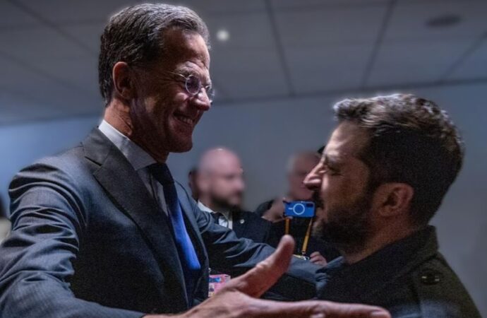Nato, piano di investimenti e salto nella “difesa collettiva”