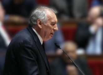 Francia: Bayrou, da 50 anni nessuna manovra finanziaria equilibrata