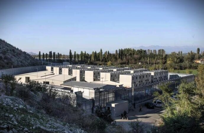 Albania, visita Garanti a Cpr Gjader: “Solo 27 persone, potrebbero stare in Italia”