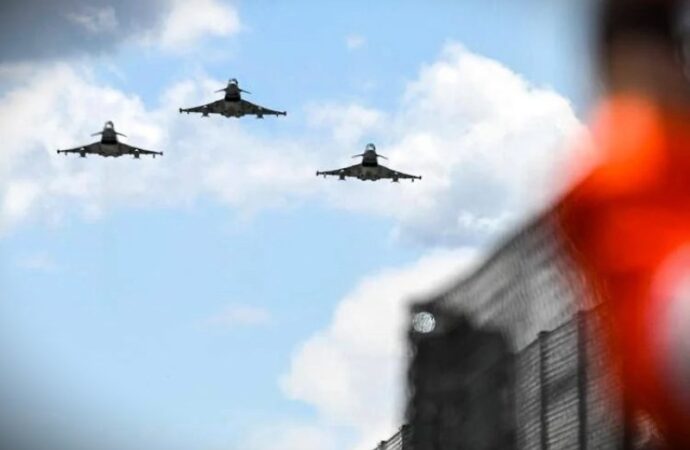 Londra invierà caccia in Polonia, Mosca punta il dito contro Nato