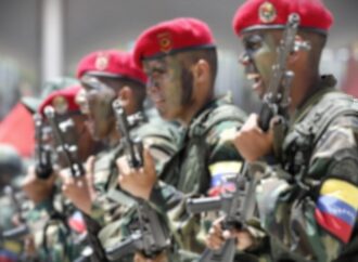 Venezuela, Maduro: “Pronti a lotta armata se Usa attaccano”