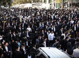 Gerusalemme invasa degli ultraortodossi, protesta contro leva obbligatoria
