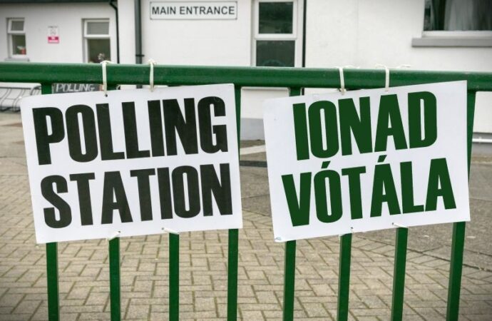 Irlanda, alle urne per nuovo presidente, favorita candidata indipendente Connolly