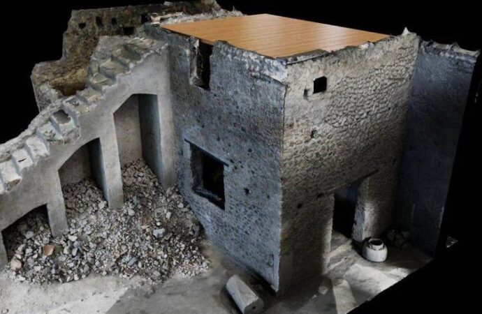 Pompei, scoperta una possibile torre in una domus