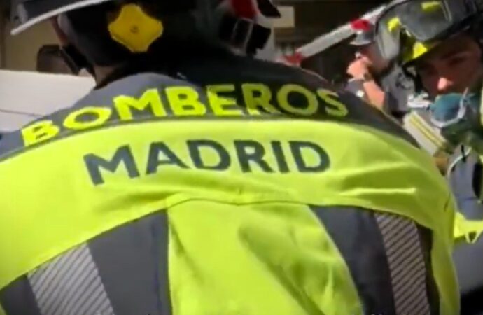 Madrid, crolla edificio almeno quattro persone intrappolate